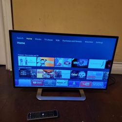 Vizio 32" M-Series Smart LED HDTV With Remote 