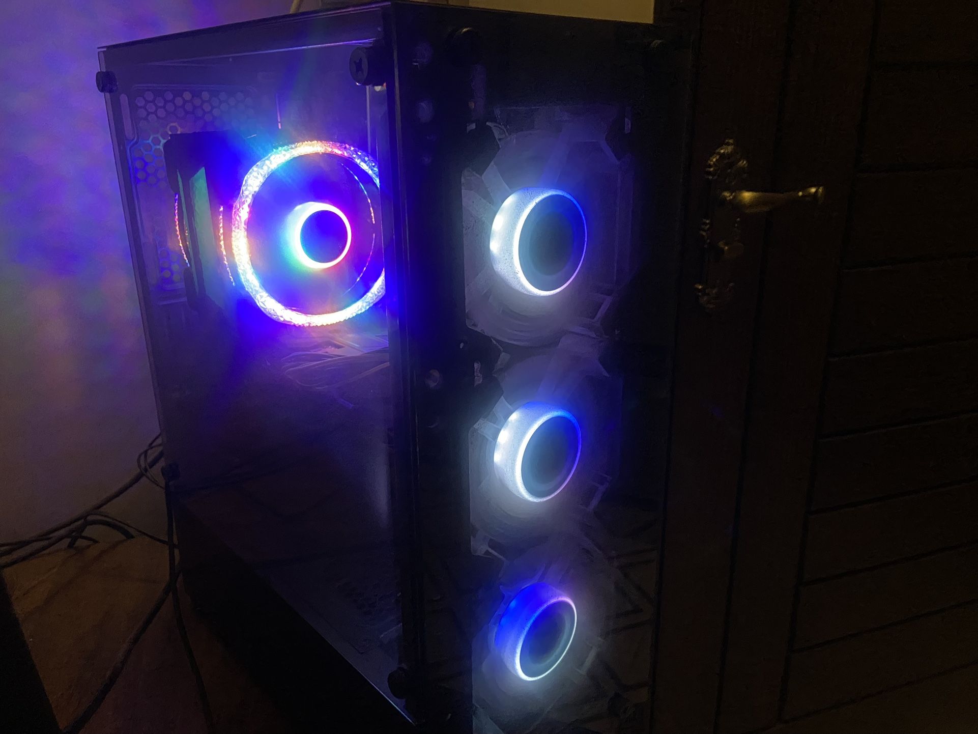 Gaming PC Custom Built + Monitor