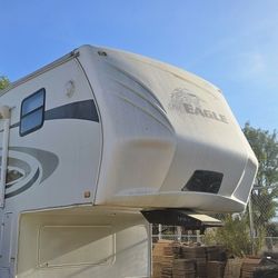 Travel Trailer 5th Wheel