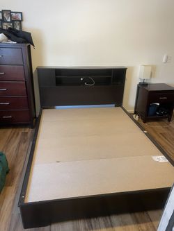 Queen Bedframe