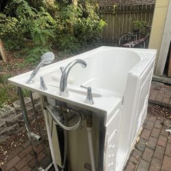 White Sit down Bathtub