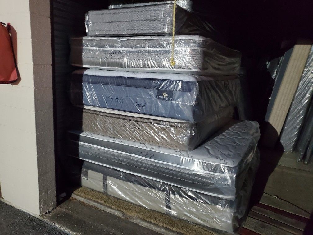 Queen bed pillow top can deliver new