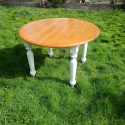 Round Oak Table w/ leaf
