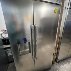 Dacor 42” Built In Refrigerator 2022