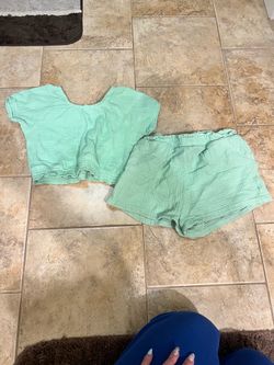 Girl’s green two piece short set. Size 14