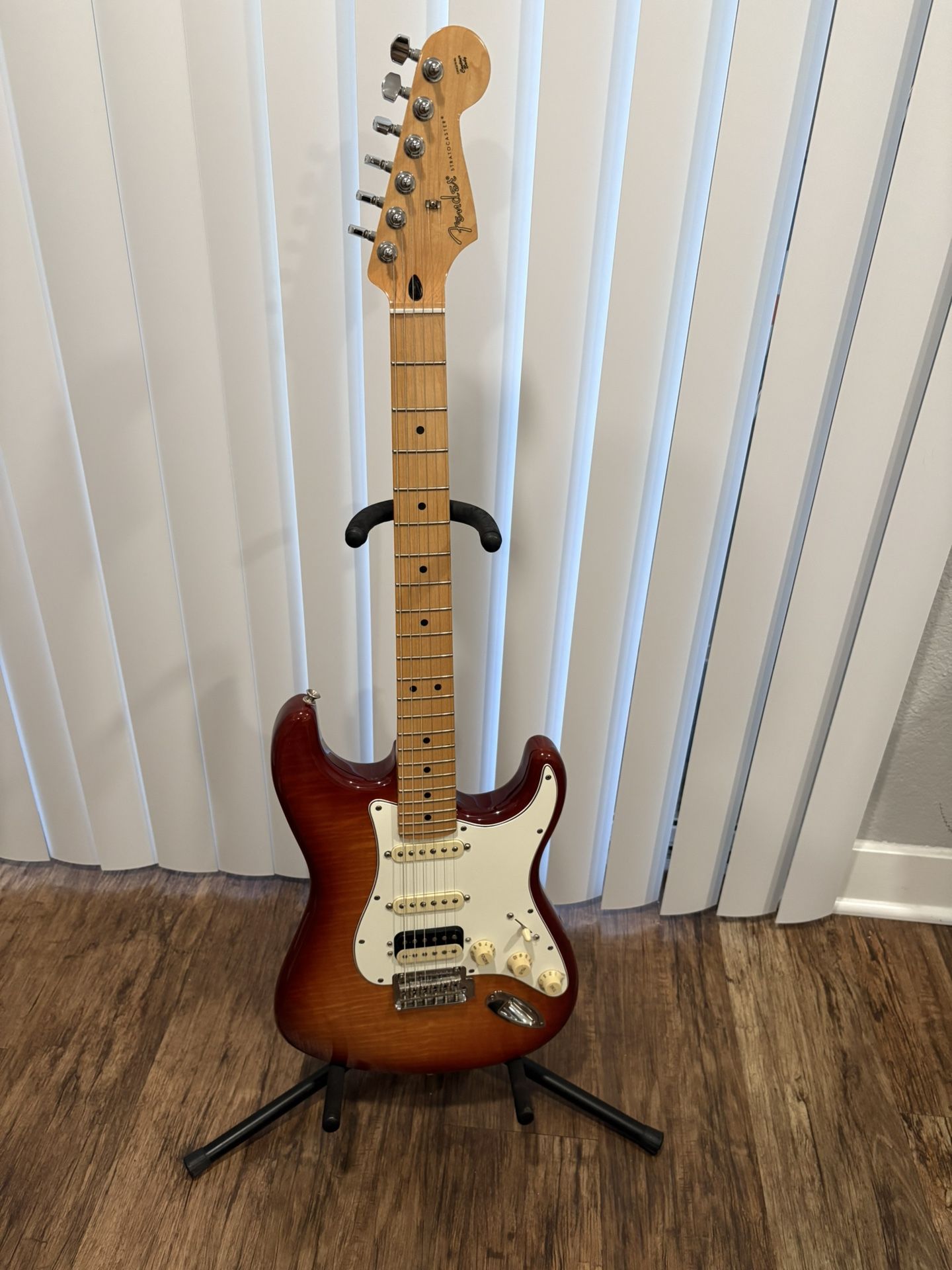 Fender Mim Stratocaster Sunburst Like New$500 Obo