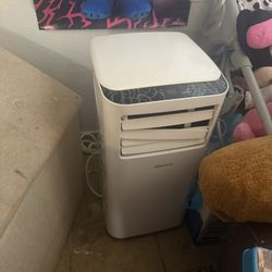 Brand New Never Used Before Seasons Portable Airconditioner 