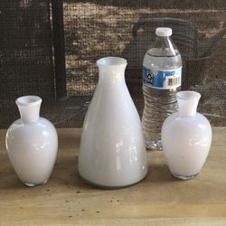 Set of 3 glass vases