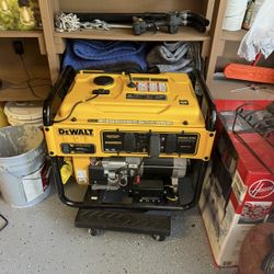 DeWalt DXGNR8000 Portable Generator - Gas Powered