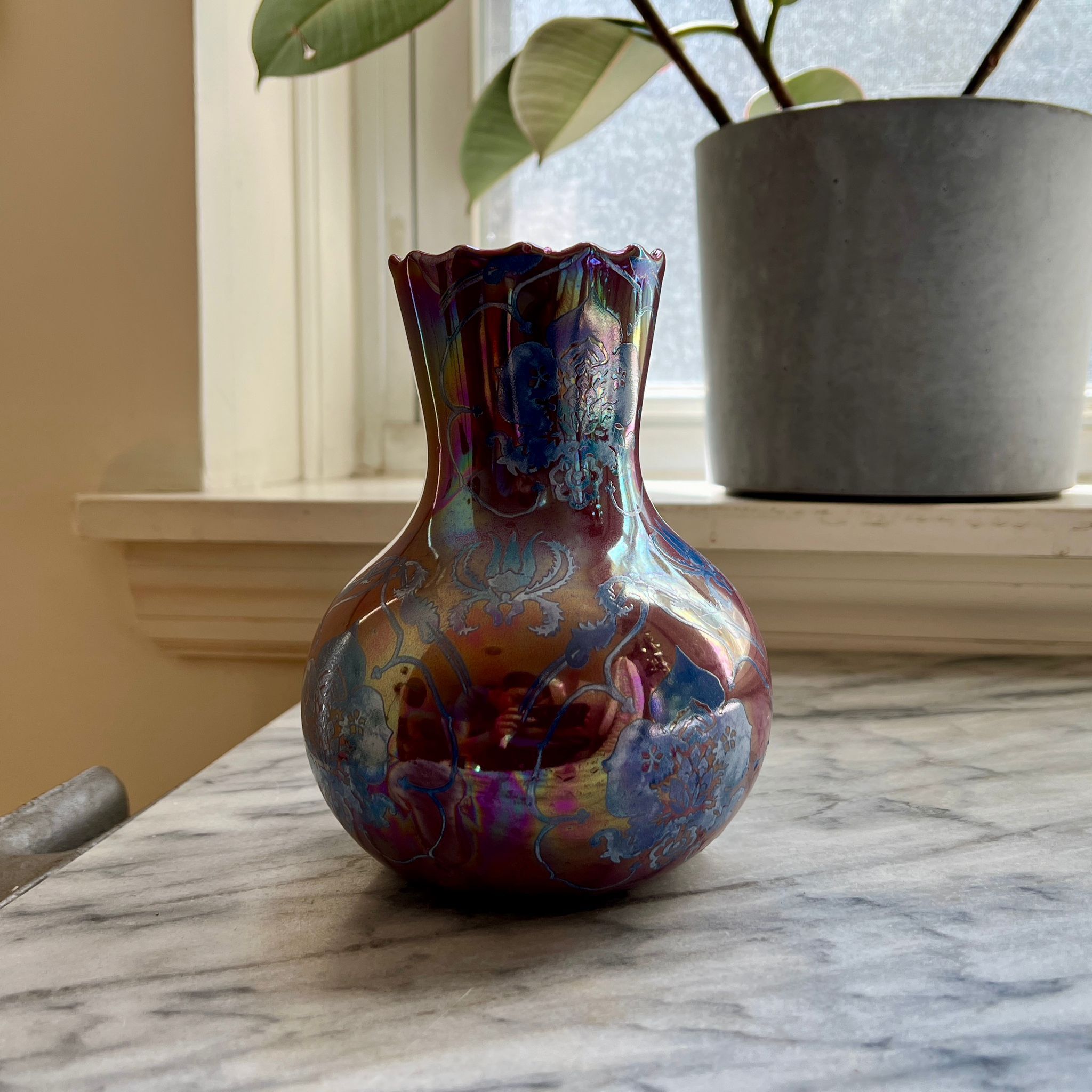 Anthropologie Lanza Vase Purple Motif Floral Flowers Garden Nature Modern