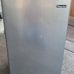 Mini Fridge Magic Chef