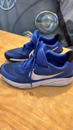 Nike boys tennis shoes