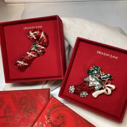 Set Of Two New In Box Large Macys Sparkly Rhinestone Enamel Holiday Brooches 