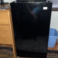 Mini fridge,