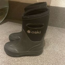 Oaki black rain, weather, snow boots kids size 8
