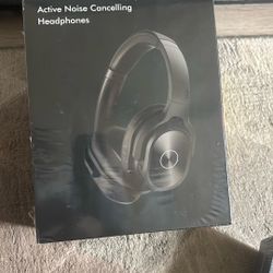 Noise Canceling Headphones 