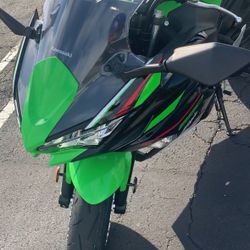 Kawasaki Ninja (650) 2022 