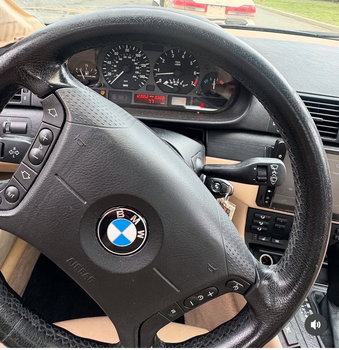 2004 BMW 325i