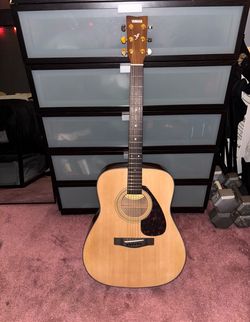 Yamaha F335 acoustic guitar