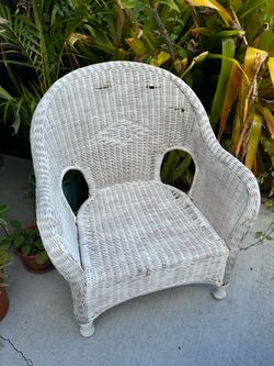 Vintage white wicker chair