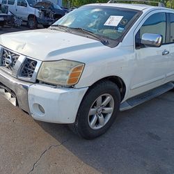 2004 Nissan armada 5.6 2 wheel drive selling parts only (partes)