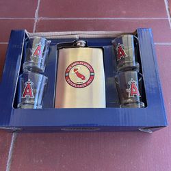MLB Flask With 4 Shot Glasses 
