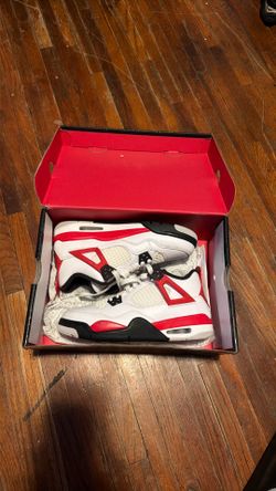 Jordan 4s size 5,5