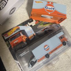 Hot Wheels Porsche Transporter & 959 GULF