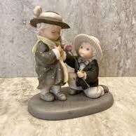 Pretty as a picture figurine