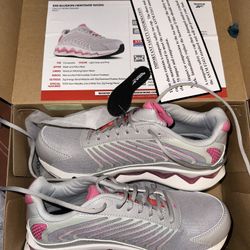 Women’s 9 Reebok Composite Toe