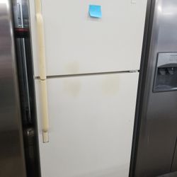 Maytag Almond Top Freezer Refrigerator FREE LOCAL DELIVERY 