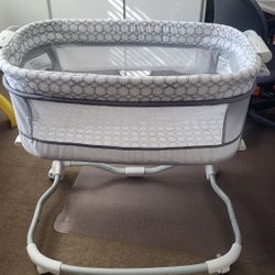 Ingenuity Dream & Grow Bedside Bassinet and Sleeper ( Read Description!) Make an offer!