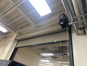 LIFTMASTER commercial roll-up garage door opener (hoist)