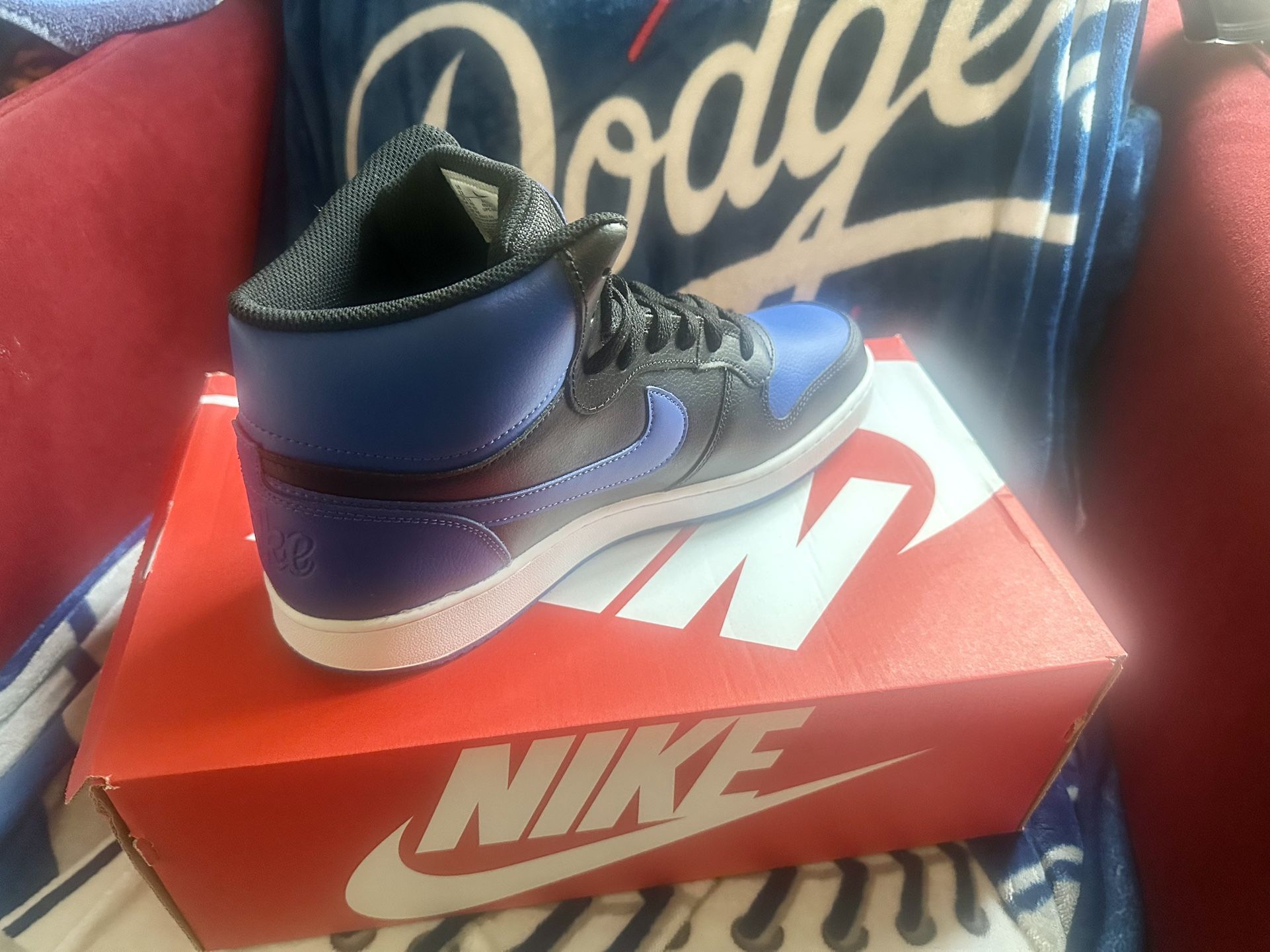 NIKE SHOES SIZE 12 / NEW