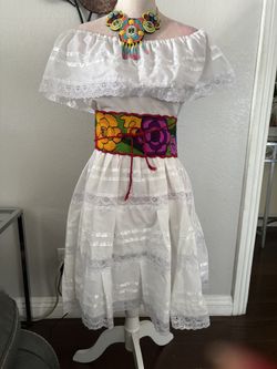 Beautiful Mexican Dress Size 8. Belt Not Included