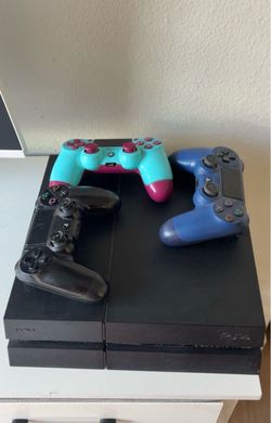 Ps4 with 2 controllers