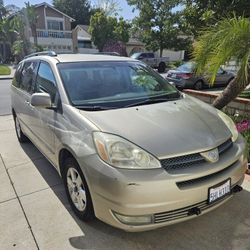 2004 Toyota Sienna