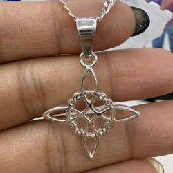 925 Sterling Silver Witches knot 18” short chain  Cadena Y Dije De Plata Nudo De Brujas 18”Pulgadas es corto 