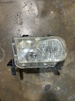 2007 - 2013 TOYOTA TUNDRA HEADLIGHT DRIVER SIDE 2008 - 2017 SEQUOIA