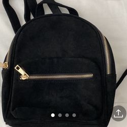 Forever 21 Women’s Black Velvet Small Backpack