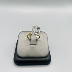 10 KT REAL GOLD RING 