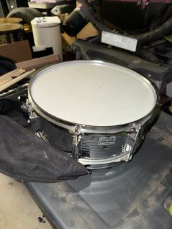 CODA Snare Drum with Carrying Case & Drumsticks