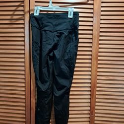 Lululemon Size 6 , 2x$50 Semi Use Or 1x$30
