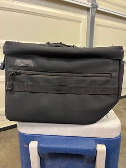 Thrashin supply escape saddle bags