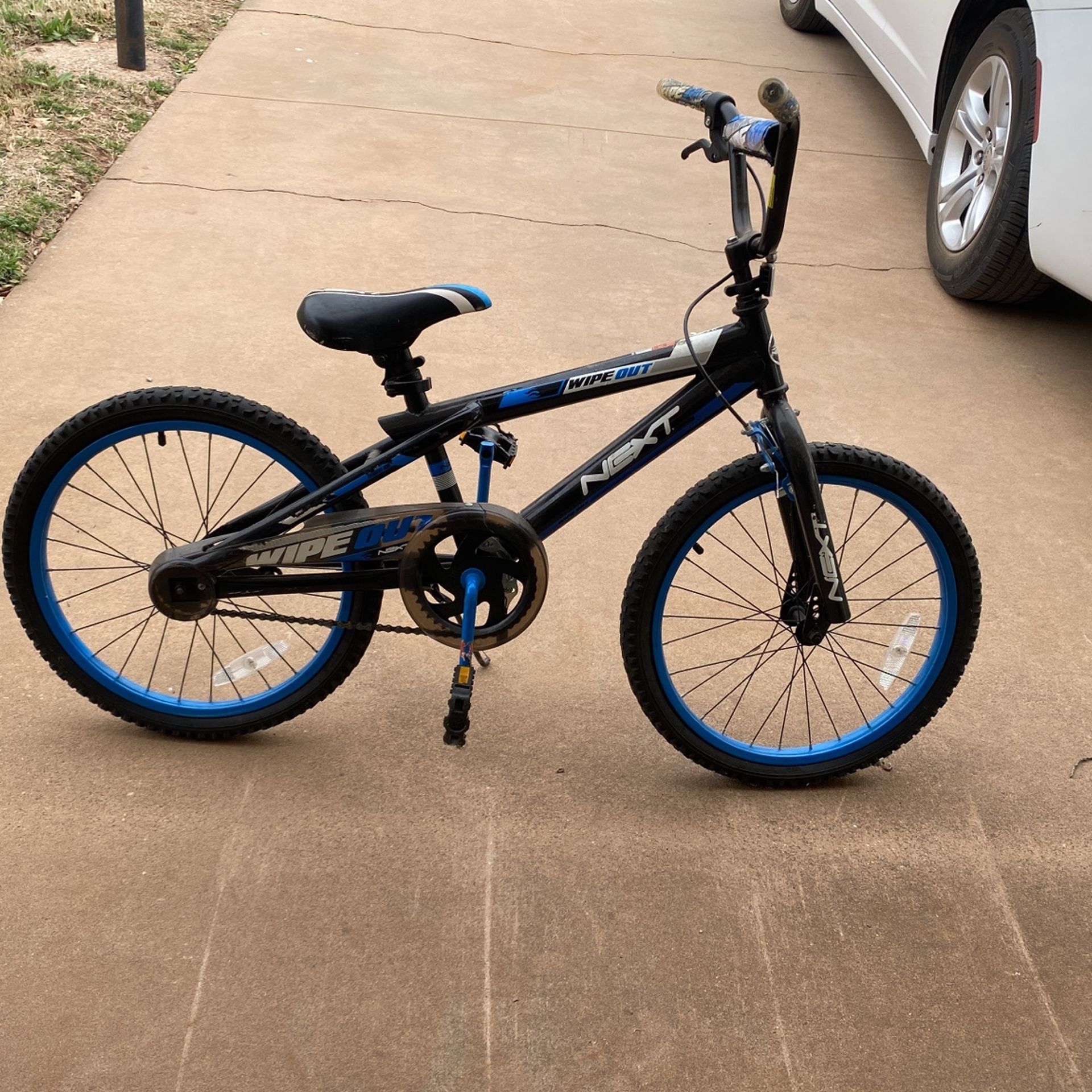 NEXT Wipeout 20” Kids Bike – Black & Blue 🚴♂️💨