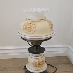 Vintage Quoizel Double Globe Floral Abigail Adams Lamp With Bornze and Brass Detailing.