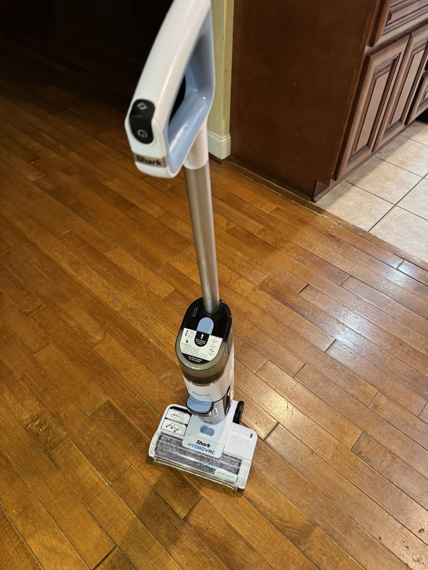 SHARK HydroVac Cordless Pro 3-in-1 Vacuum, Mop & Self-Cleaning System with Brushroll* for Multi-Surface Cleaning, For Sealed Hard Floors (HydroVac + M