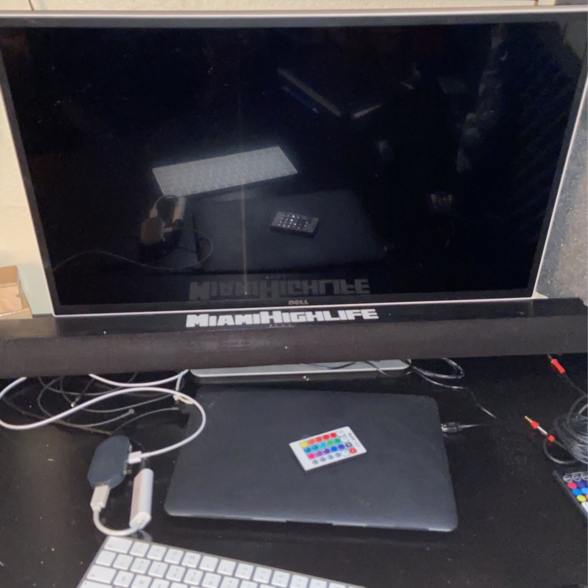 32 Inch HD DELL Monitor