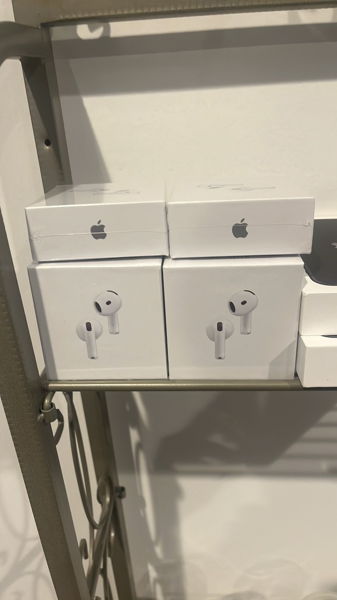 AirPod 4