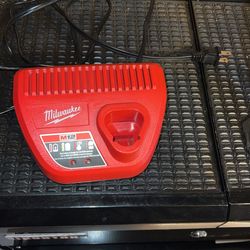 Milwaukee, M 12 charger